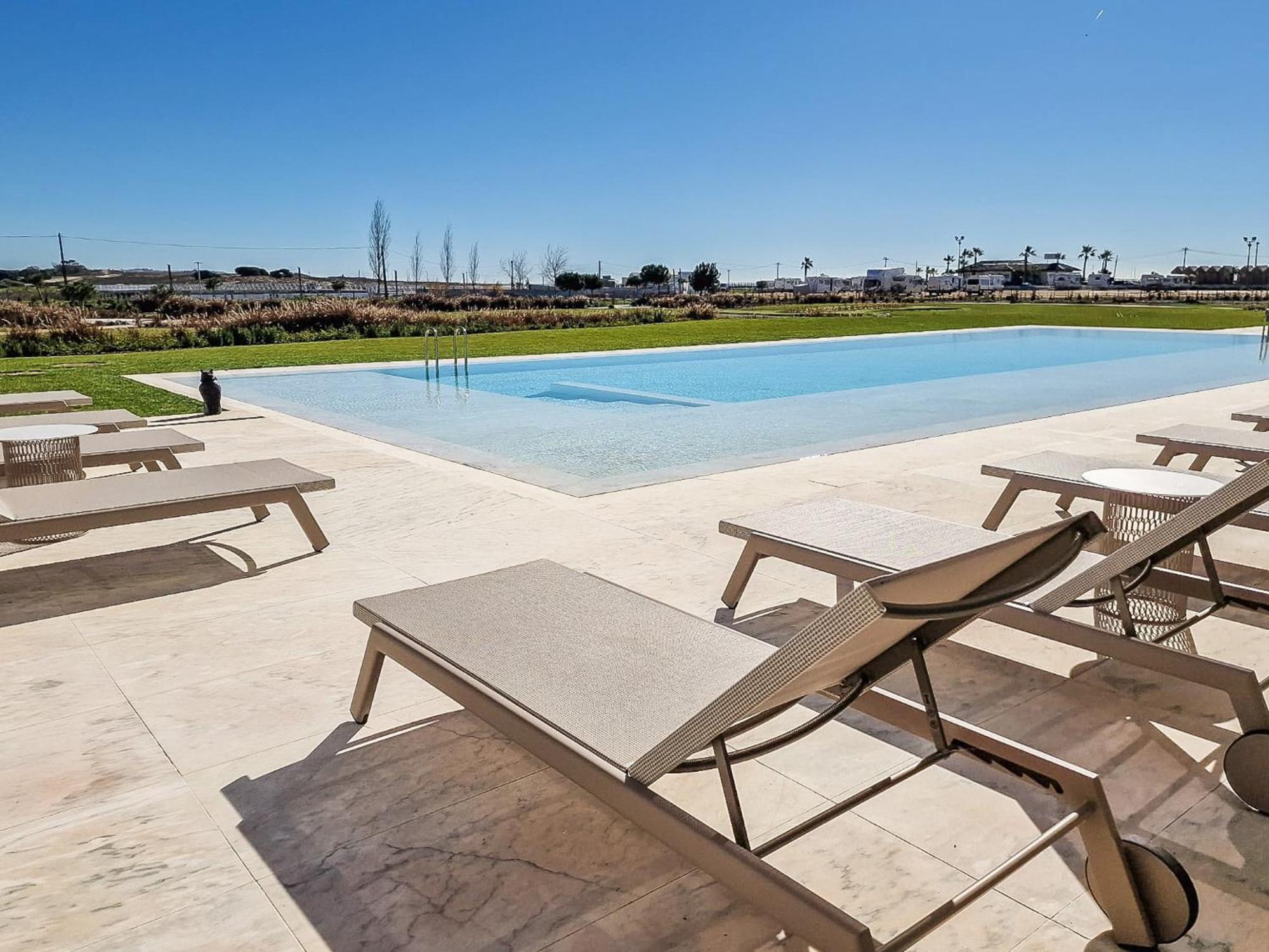 Bayline Condominium - Heated Indoor Swimming Pool - Spa - By Bedzy Armação de Pêra Buitenkant foto
