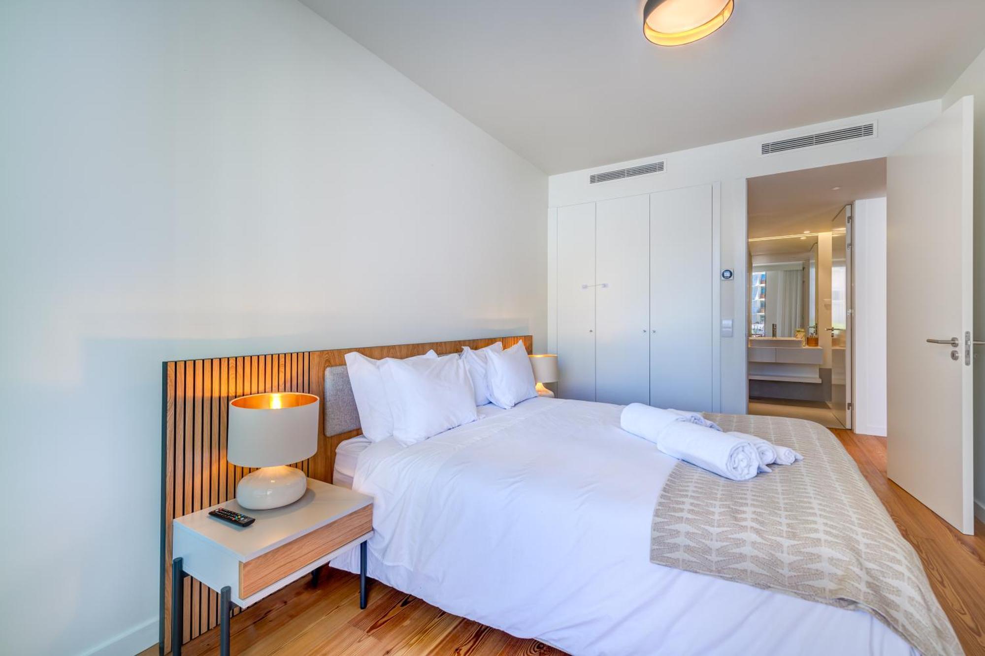 Bayline Condominium - Heated Indoor Swimming Pool - Spa - By Bedzy Armação de Pêra Buitenkant foto